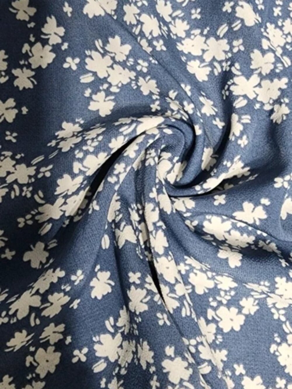 Monday Fun 3X Sleeveless Blue Floral Top - Picture 9 of 13